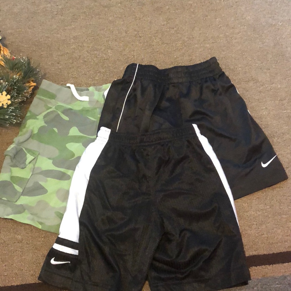 Nike brand boys size for shorts lot